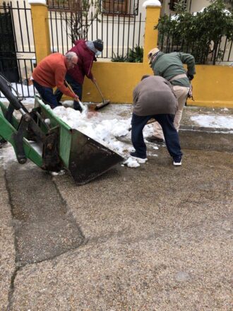 Real Cortijo de San Isidro - Nos llegan más fotos de la colaboración de nuestros vecinos. Gracias a todos! 4 Real Cortijo de San Isidro - 139559668 1359745744403625 5371369758602688037 o
